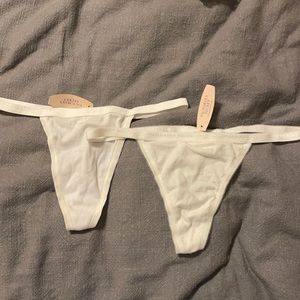 NWT Victoria’s Secret V String Thong Bundle Small